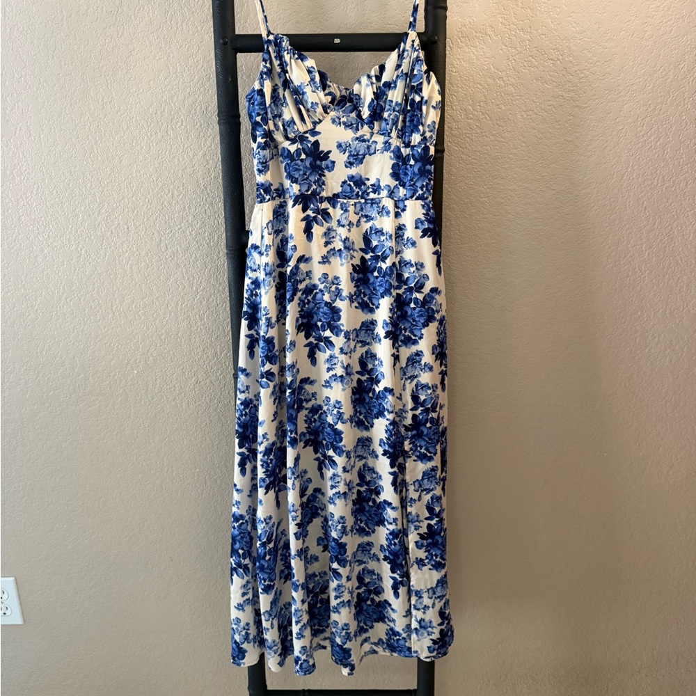 Boutique Floral Blue and White Women's Dress
